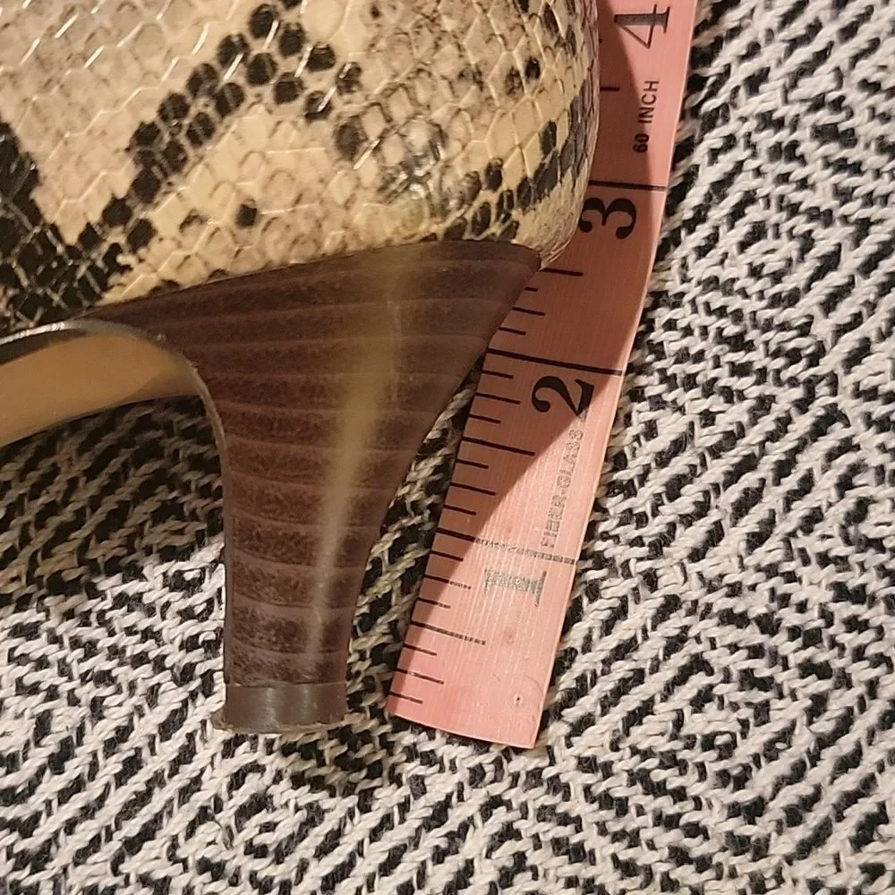 Clarks Snakeskin Ankle Boots Sz 9